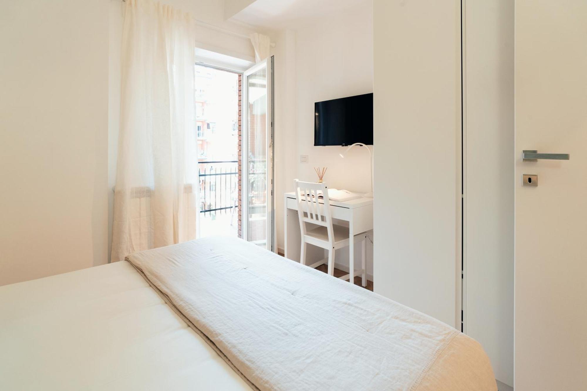 Emma Bliss Apartment Rom